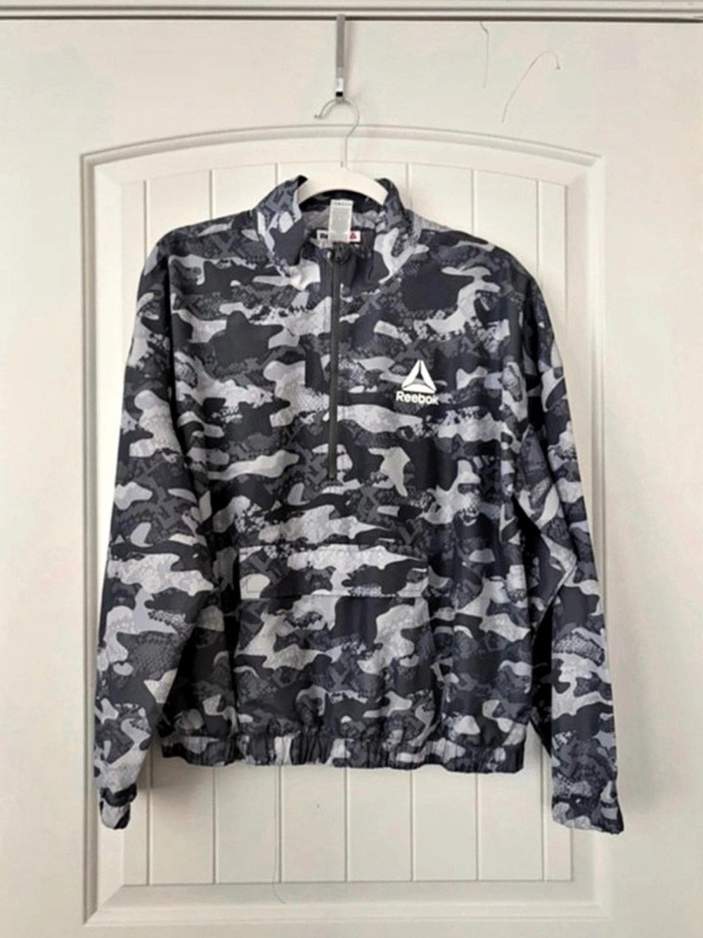 Reebok Camo Lightweight Jacket in Gray & Black Size Medium